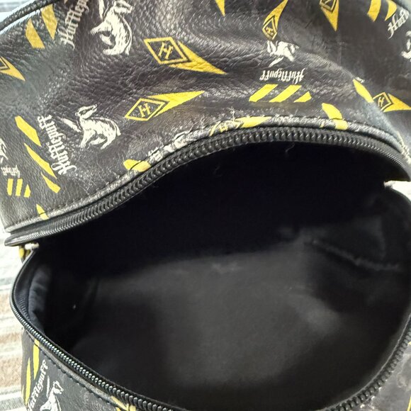 LOUNGEFLY HARRY POTTER HUFFLEPUFF BADGER 13" BACKPACK BLACK YELLOW DISNEY SCHOOL - Picture 11 of 14